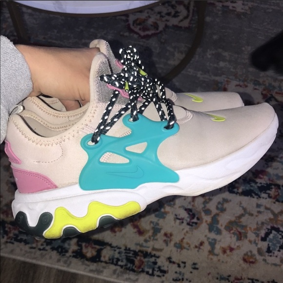 Nike React Presto - Picture 2 of 8